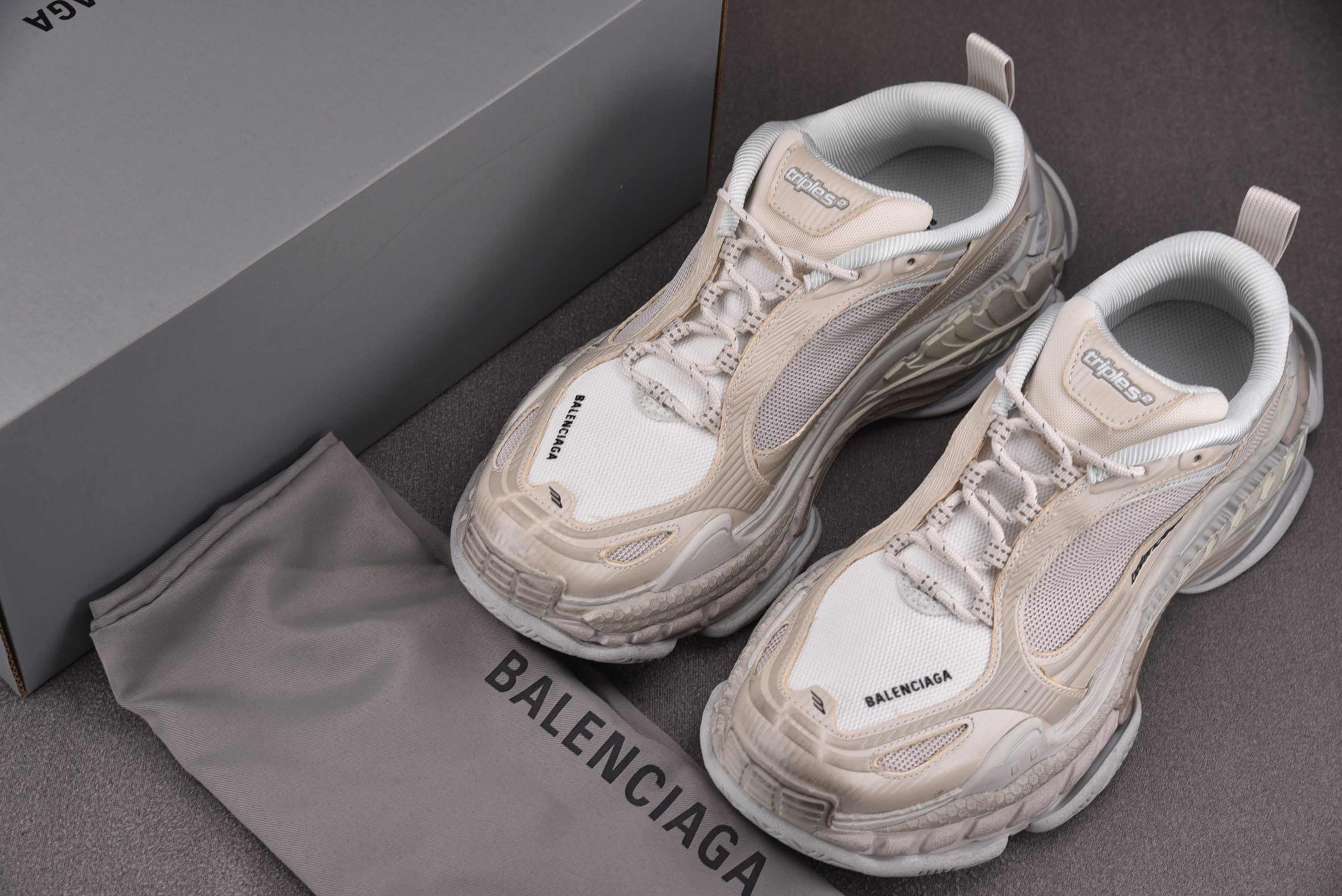纯原 Balenciaga巴黎世家24代 Triple S .2  米色 YZ001-235-46
