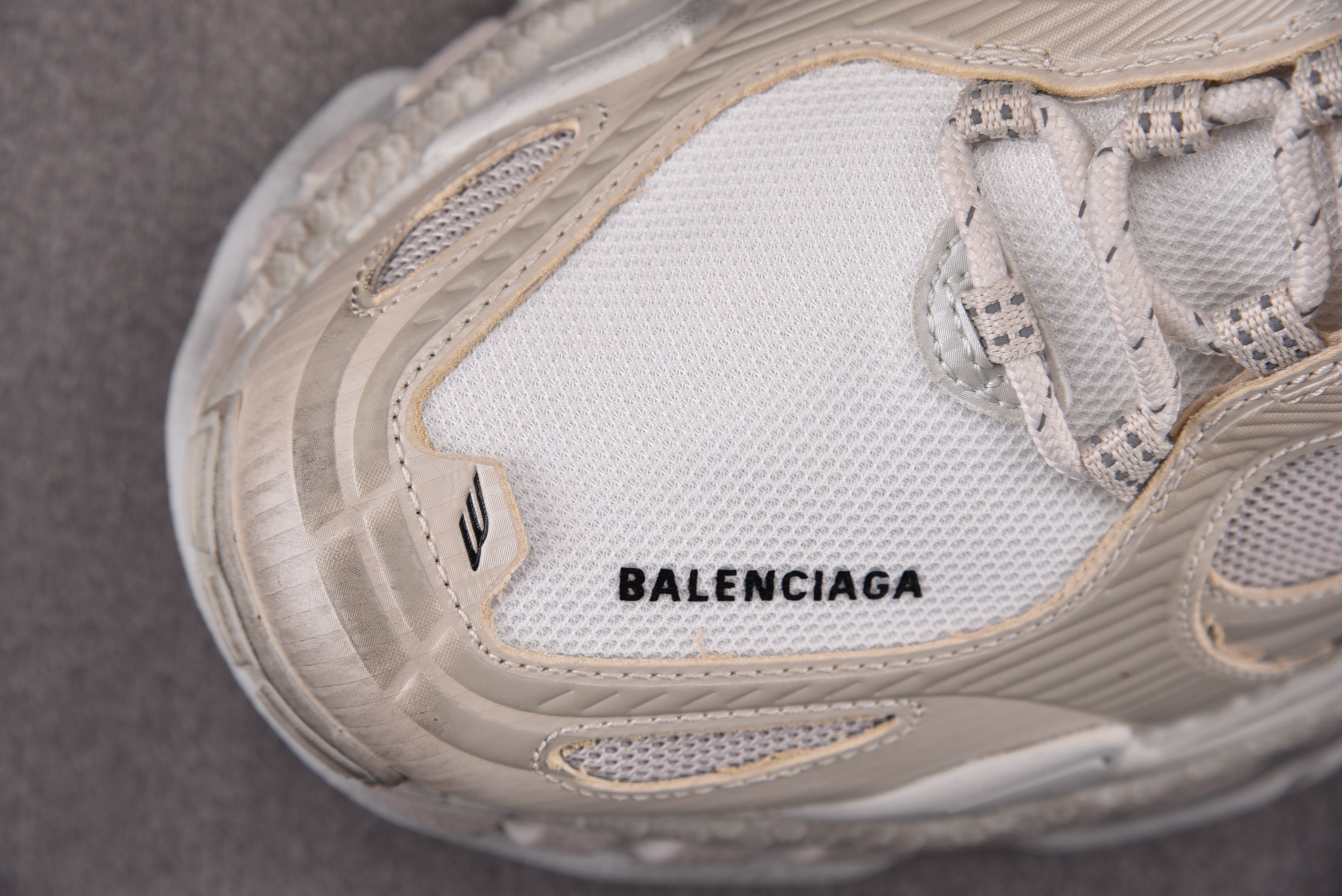 纯原 Balenciaga巴黎世家24代 Triple S .2  米色 YZ001-235-46