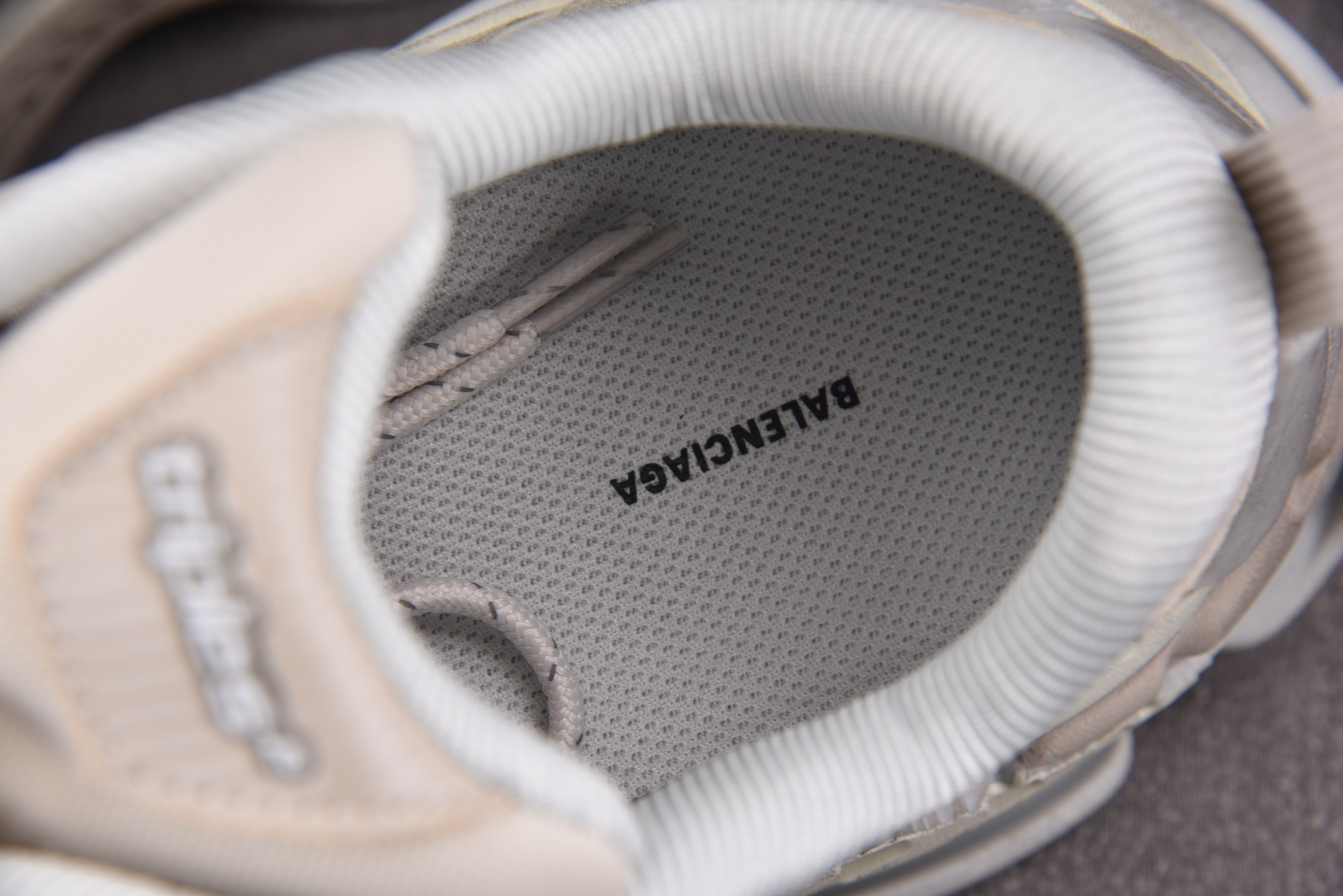 纯原 Balenciaga巴黎世家24代 Triple S .2  米色 YZ001-235-46