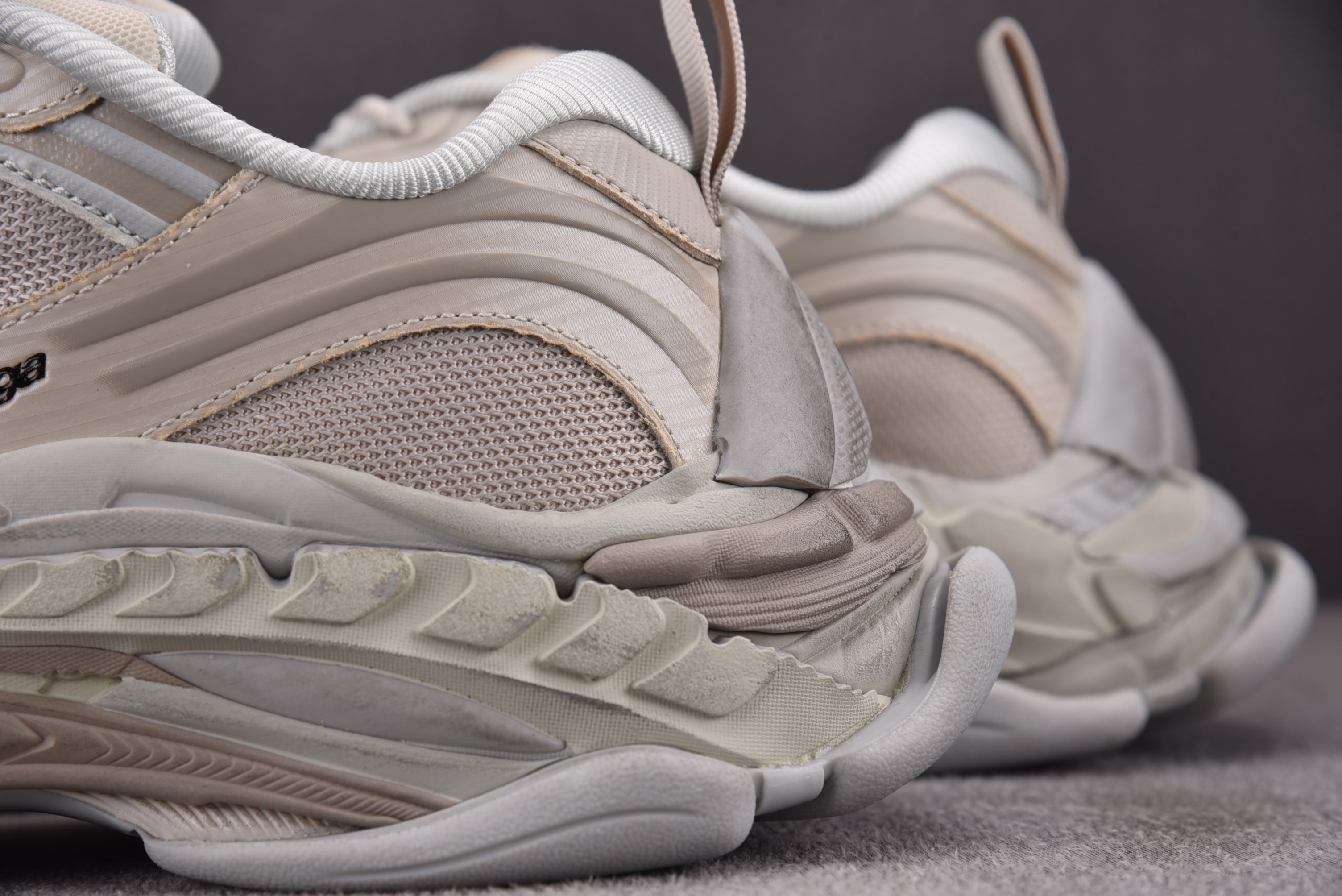 纯原 Balenciaga巴黎世家24代 Triple S .2  米色 YZ001-235-46