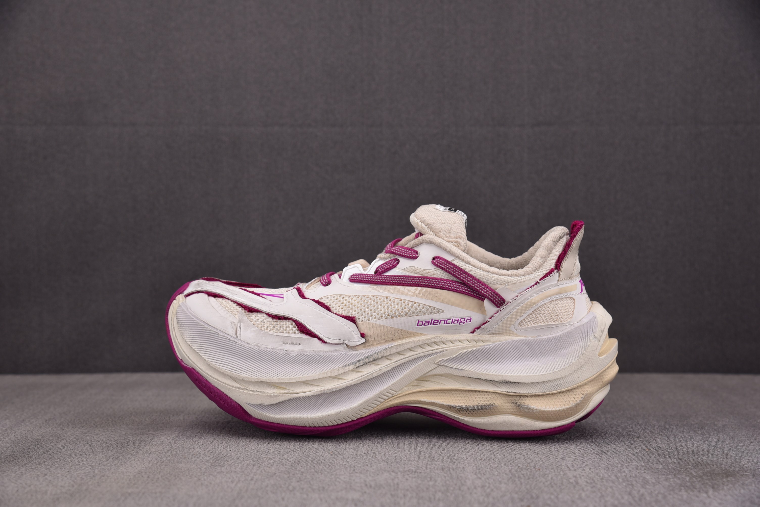 纯原 Balenciaga巴黎世家26代 Jet 压纹印花 米粉 YZ001-235-46