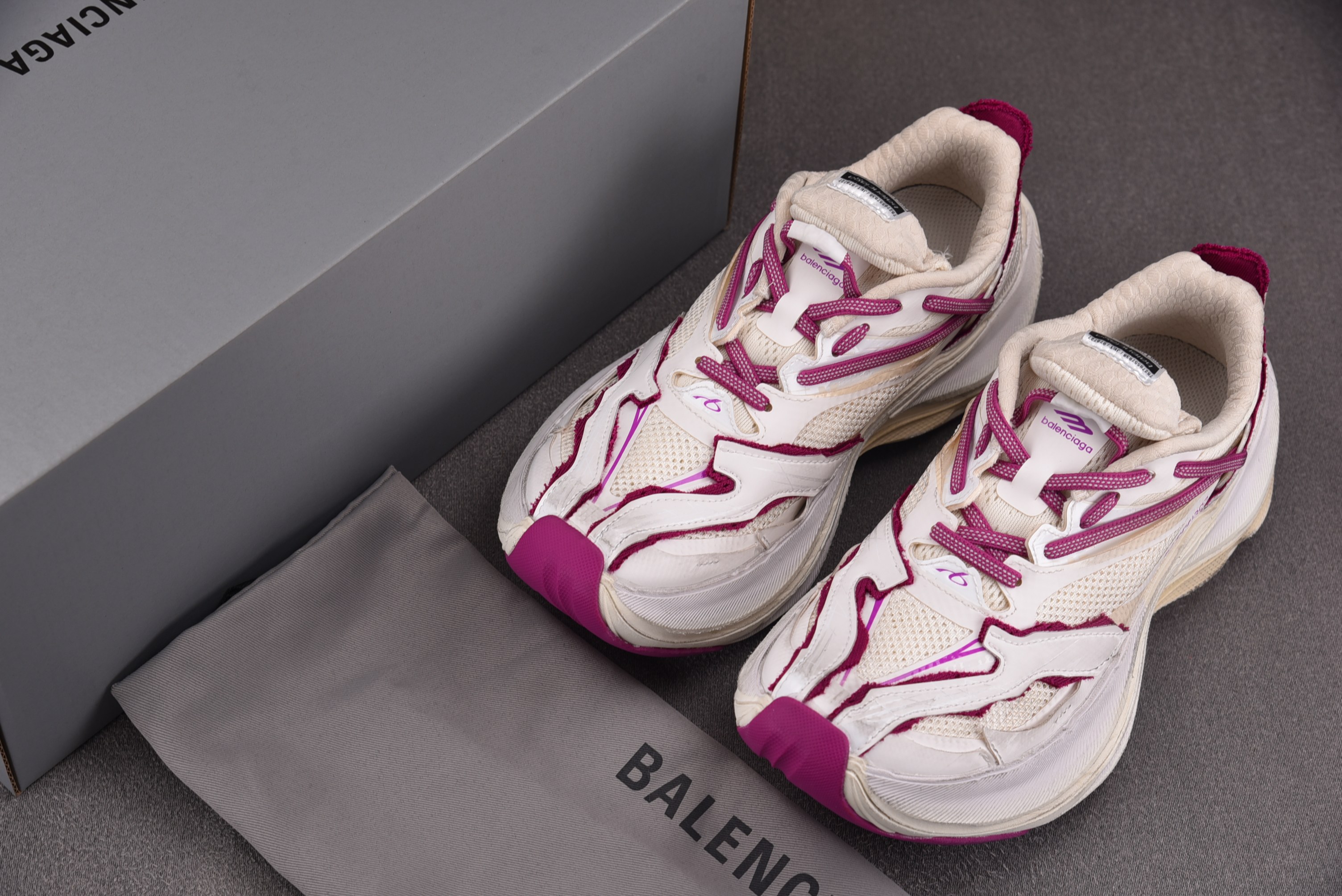 纯原 Balenciaga巴黎世家26代 Jet 压纹印花 米粉 YZ001-235-46