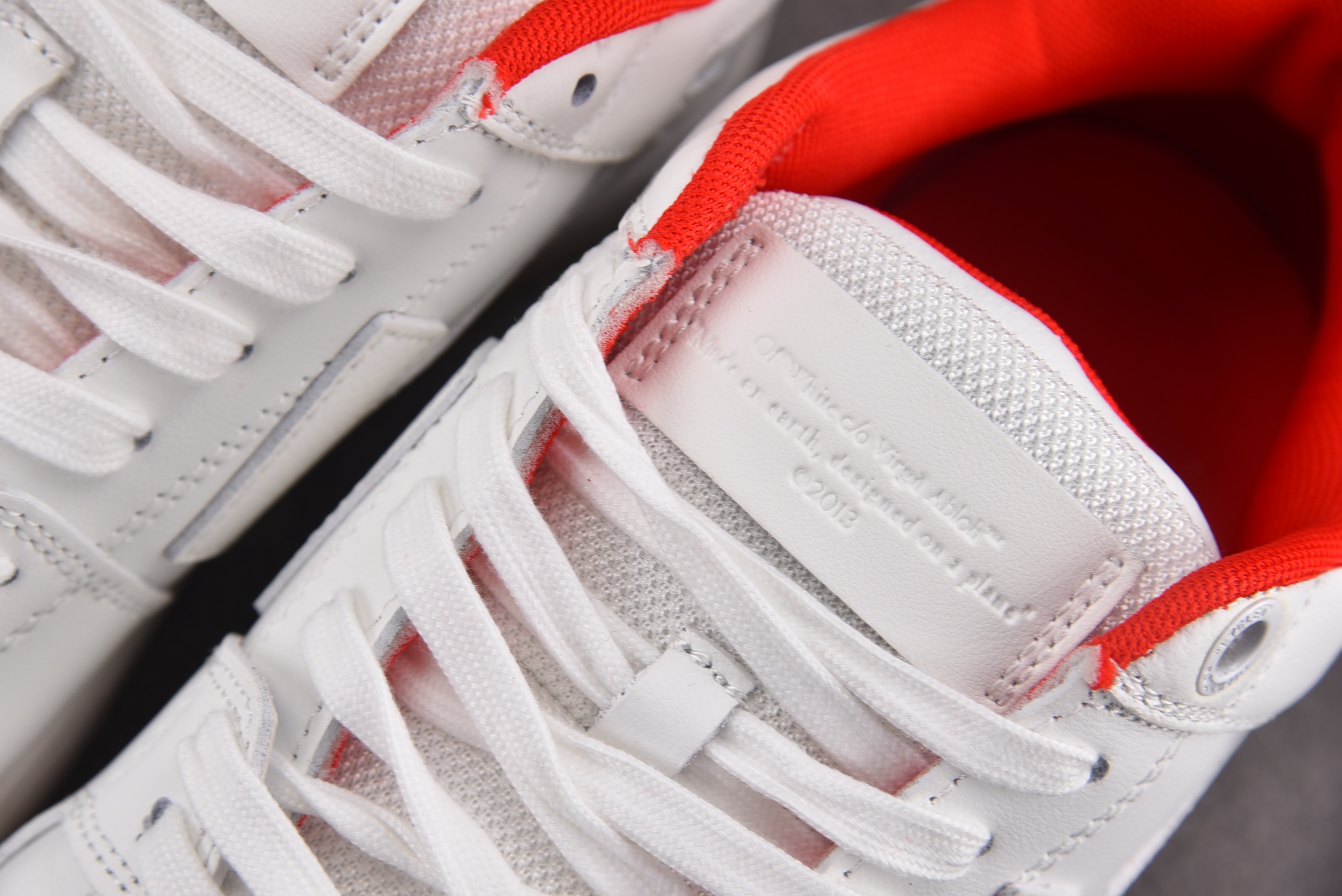 纯原 OFF-WHITE Out of Office 白红涂鸦 YZ00236-47