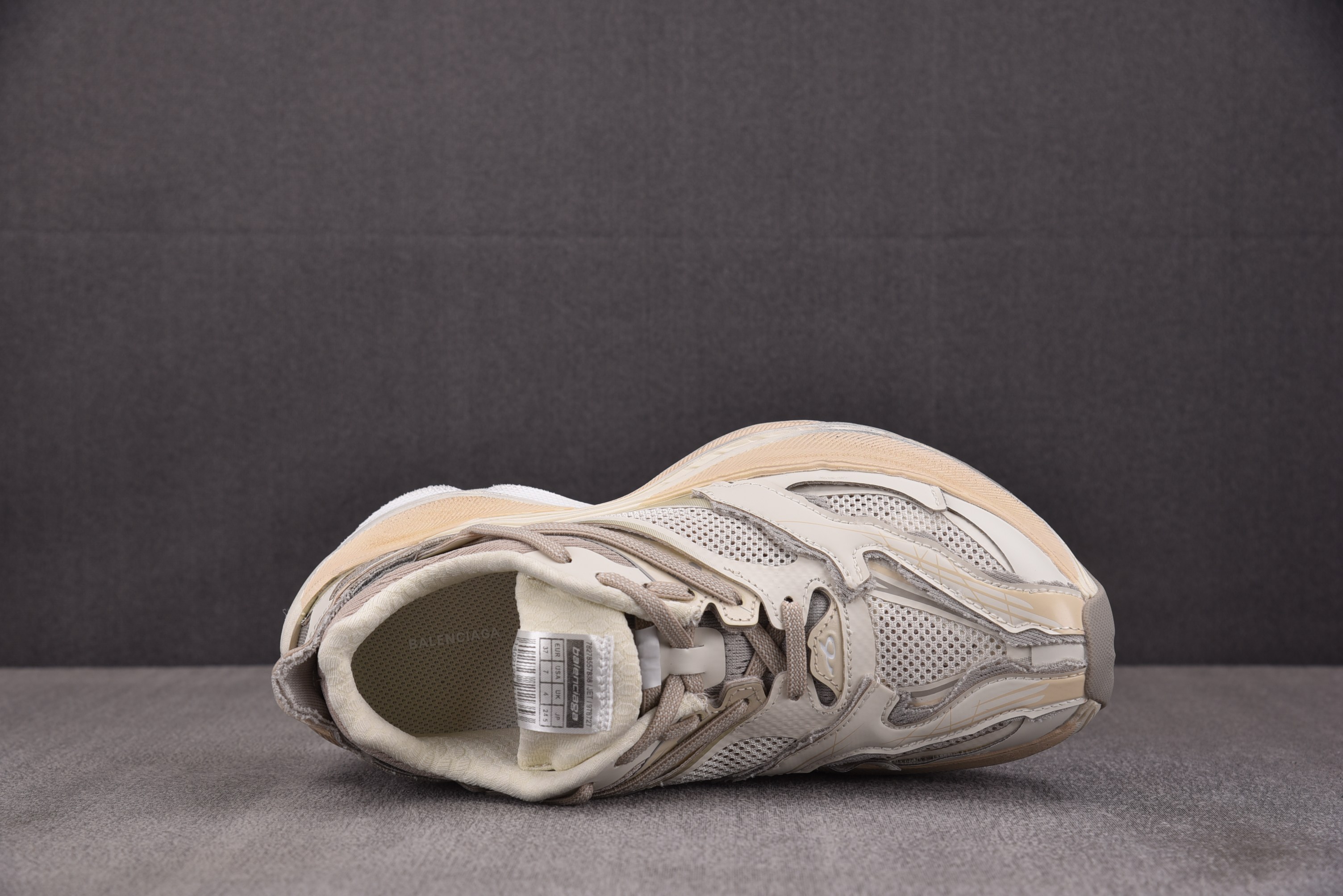 纯原 Balenciaga巴黎世家26代 Jet 压纹印花 米色 YZ018-535-46