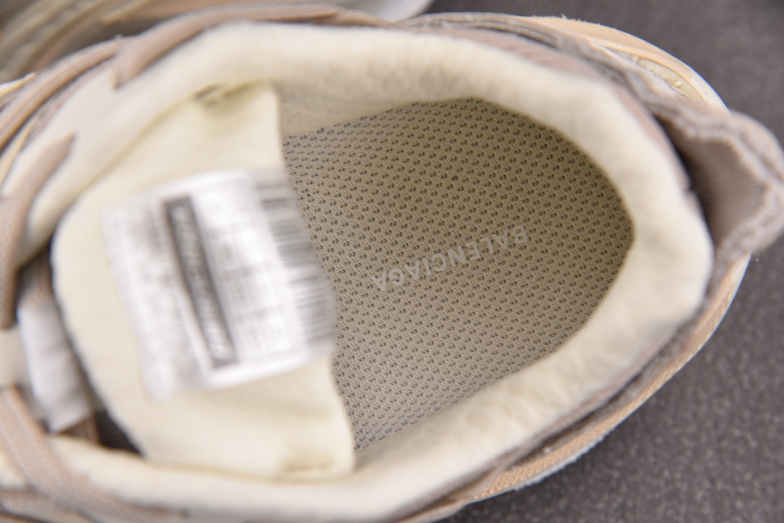 纯原 Balenciaga巴黎世家26代 Jet 压纹印花 米色 YZ018-535-46