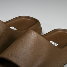 纯原 AD originals Yeezy Slide FZ5896 #YZ005US4=36-37 U 纯原 AD originals Yeezy Slide FZ5896 #YZ005US4=36-37 U