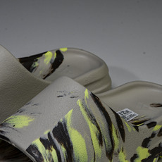 纯原 AD originals Yeezy Slide FZ5899 #YZ005US4=36-37 U 纯原 AD originals Yeezy Slide FZ5899 #YZ005US4=36-37 U
