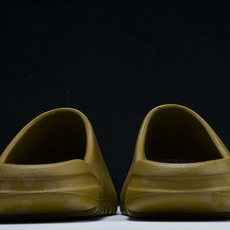 纯原 AD originals Yeezy Slide GW1931 #YZ005US4=36-37 U 纯原 AD originals Yeezy Slide GW1931 #YZ005US4=36-37 U