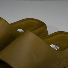 纯原 AD originals Yeezy Slide GW1931 #YZ005US4=36-37 U 纯原 AD originals Yeezy Slide GW1931 #YZ005US4=36-37 U