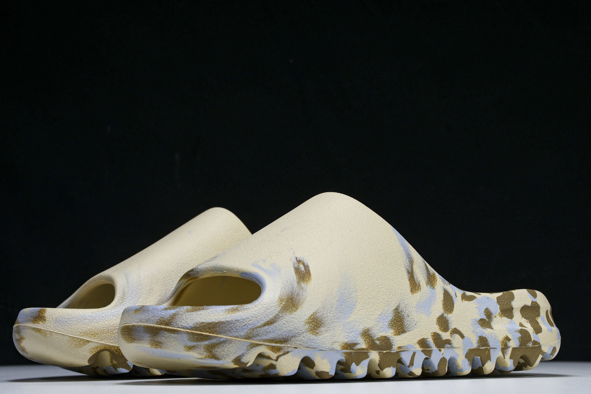 纯原 AD originals Yeezy Slide GW1932 #YZ005US4=36-37 U 纯原 AD originals Yeezy Slide GW1932 #YZ005US4=36-37 U