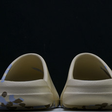 纯原 AD originals Yeezy Slide GW1932 #YZ005US4=36-37 U 纯原 AD originals Yeezy Slide GW1932 #YZ005US4=36-37 U