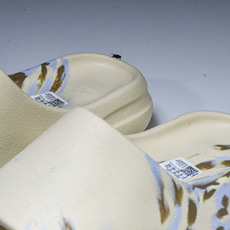 纯原 AD originals Yeezy Slide GW1932 #YZ005US4=36-37 U 纯原 AD originals Yeezy Slide GW1932 #YZ005US4=36-37 U