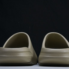 纯原 AD originals Yeezy Slide GW1934 #YZ005US4=36-37 U 纯原 AD originals Yeezy Slide GW1934 #YZ005US4=36-37 U