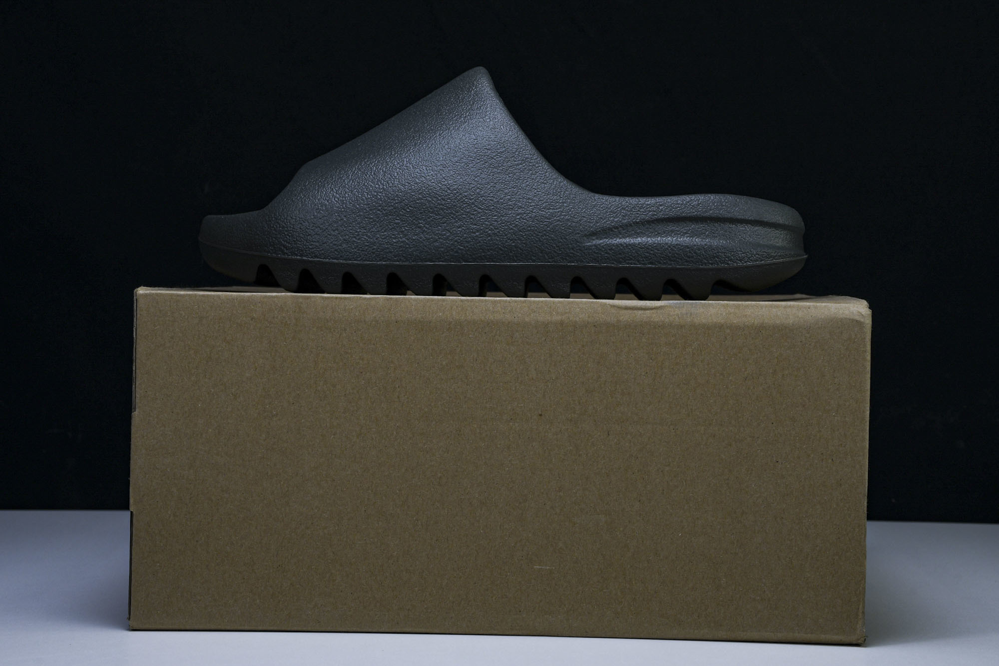 纯原 AD originals Yeezy Slide ID2350 #YZ005US4=36-37 U 纯原 AD originals Yeezy Slide ID2350 #YZ005US4=36-37 U