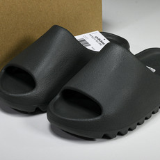 纯原 AD originals Yeezy Slide ID4132 #YZ005US4=36-37 U 纯原 AD originals Yeezy Slide ID4132 #YZ005US4=36-37 U