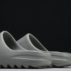 纯原 AD originals Yeezy Slide ID5480 #YZ005US4=36-37 U 纯原 AD originals Yeezy Slide ID5480 #YZ005US4=36-37 U