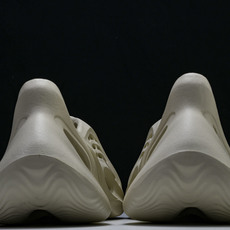 纯原 AD originas Yeezy roam Runner FY4567 #YZ005US4=36 纯原 AD originas Yeezy roam Runner FY4567 #YZ005US4=36