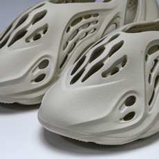 纯原 AD originas Yeezy roam Runner FY4567 #YZ005US4=36 纯原 AD originas Yeezy roam Runner FY4567 #YZ005US4=36