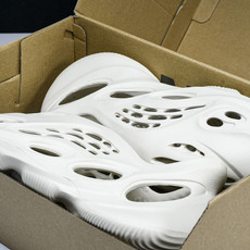 纯原 AD originas Yeezy roam Runner FY4567 #YZ005US4=36 纯原 AD originas Yeezy roam Runner FY4567 #YZ005US4=36