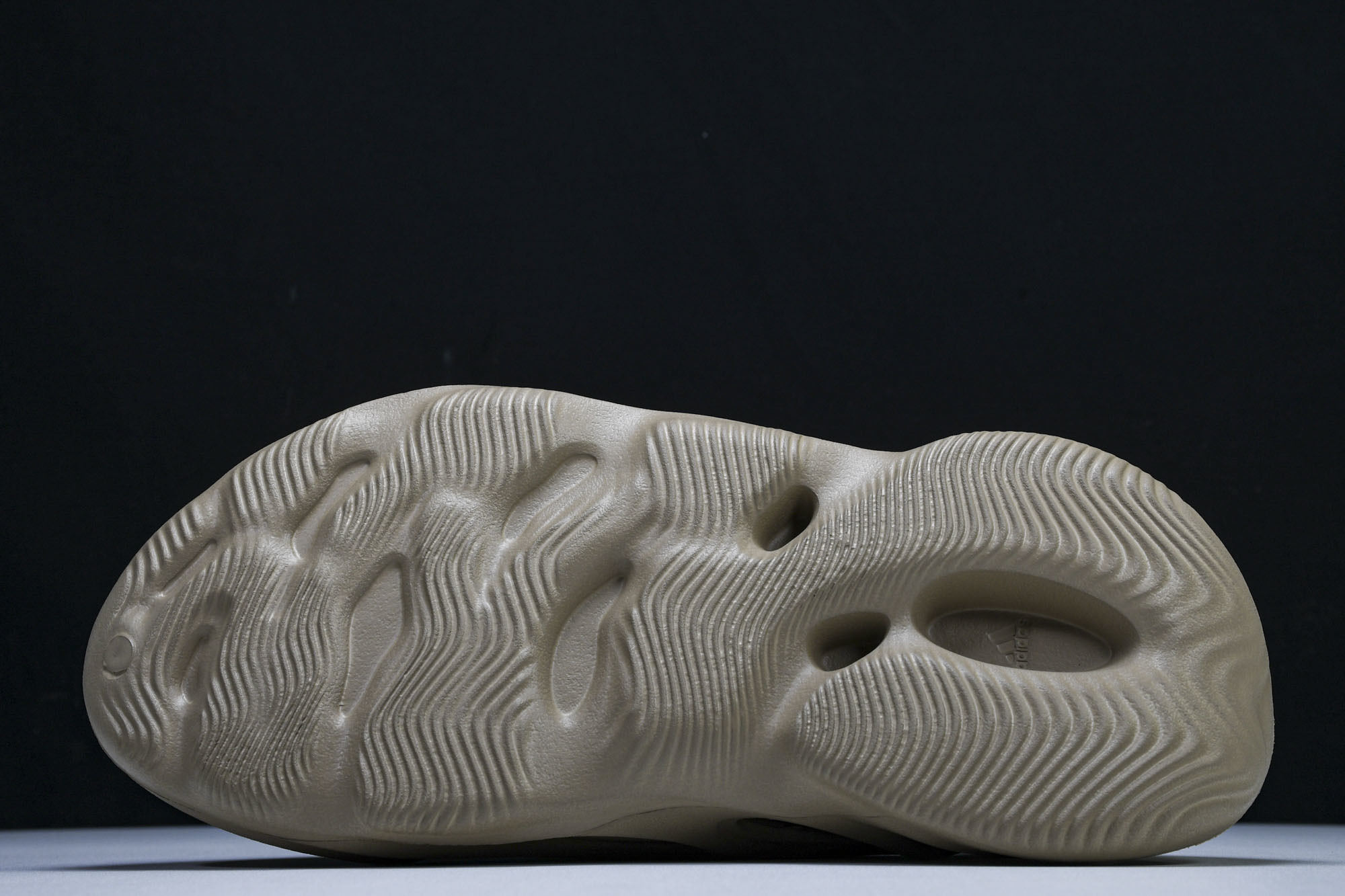 纯原 AD originas Yeezy roam Runner GV6774 #YZ005US4=36 纯原 AD originas Yeezy roam Runner GV6774 #YZ005US4=36