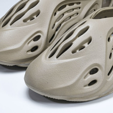 纯原 AD originas Yeezy roam Runner GV6774 #YZ005US4=36 纯原 AD originas Yeezy roam Runner GV6774 #YZ005US4=36