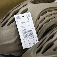 纯原 AD originas Yeezy roam Runner GV6774 #YZ005US4=36 纯原 AD originas Yeezy roam Runner GV6774 #YZ005US4=36