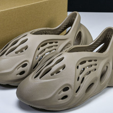 纯原 AD originas Yeezy roam Runner GV6774 #YZ005US4=36 纯原 AD originas Yeezy roam Runner GV6774 #YZ005US4=36
