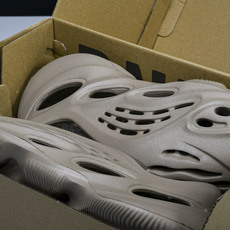 纯原 AD originas Yeezy roam Runner GV6774 #YZ005US4=36 纯原 AD originas Yeezy roam Runner GV6774 #YZ005US4=36