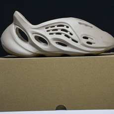 纯原 AD originas Yeezy roam Runner GV6774 #YZ005US4=36 纯原 AD originas Yeezy roam Runner GV6774 #YZ005US4=36