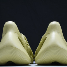 纯原 AD originas Yeezy roam Runner GV6775 #YZ005US4=36 纯原 AD originas Yeezy roam Runner GV6775 #YZ005US4=36