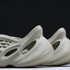 纯原 AD originas Yeezy roam Runner GV6840 #YZ005US4=36 纯原 AD originas Yeezy roam Runner GV6840 #YZ005US4=36
