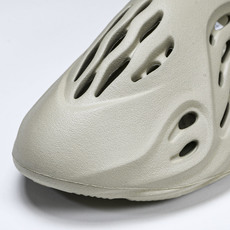 纯原 AD originas Yeezy roam Runner GV6840 #YZ005US4=36 纯原 AD originas Yeezy roam Runner GV6840 #YZ005US4=36