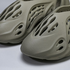 纯原 AD originas Yeezy roam Runner GV6840 #YZ005US4=36 纯原 AD originas Yeezy roam Runner GV6840 #YZ005US4=36
