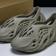 纯原 AD originas Yeezy roam Runner GV6840 #YZ005US4=36 纯原 AD originas Yeezy roam Runner GV6840 #YZ005US4=36