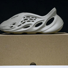 纯原 AD originas Yeezy roam Runner GV6840 #YZ005US4=36 纯原 AD originas Yeezy roam Runner GV6840 #YZ005US4=36