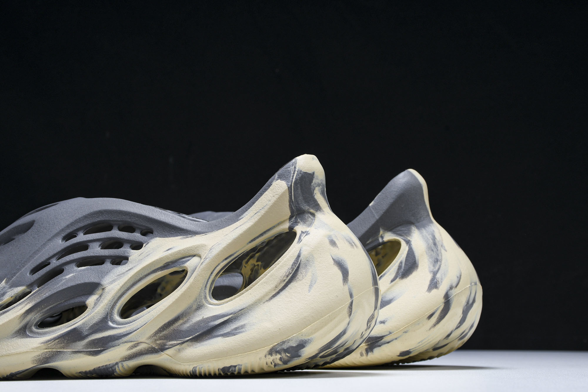 纯原 AD originas Yeezy roam Runner GV7904 #YZ005US4=36 纯原 AD originas Yeezy roam Runner GV7904 #YZ005US4=36