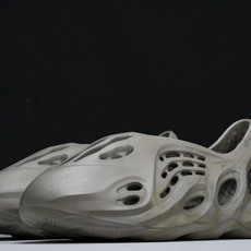 纯原 AD originas Yeezy roam Runner GX4472 #YZ005US4=36 纯原 AD originas Yeezy roam Runner GX4472 #YZ005US4=36