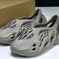 纯原 AD originas Yeezy roam Runner GX4472 #YZ005US4=36 纯原 AD originas Yeezy roam Runner GX4472 #YZ005US4=36
