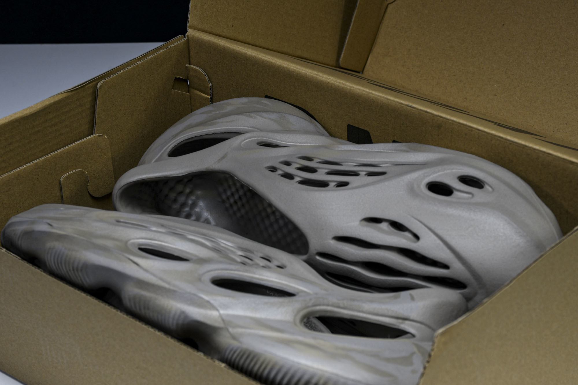 纯原 AD originas Yeezy roam Runner GX4472 #YZ005US4=36 纯原 AD originas Yeezy roam Runner GX4472 #YZ005US4=36