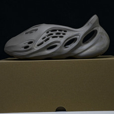 纯原 AD originas Yeezy roam Runner GX4472 #YZ005US4=36 纯原 AD originas Yeezy roam Runner GX4472 #YZ005US4=36