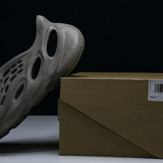 纯原 AD originas Yeezy roam Runner GX4472 #YZ005US4=36 纯原 AD originas Yeezy roam Runner GX4472 #YZ005US4=36