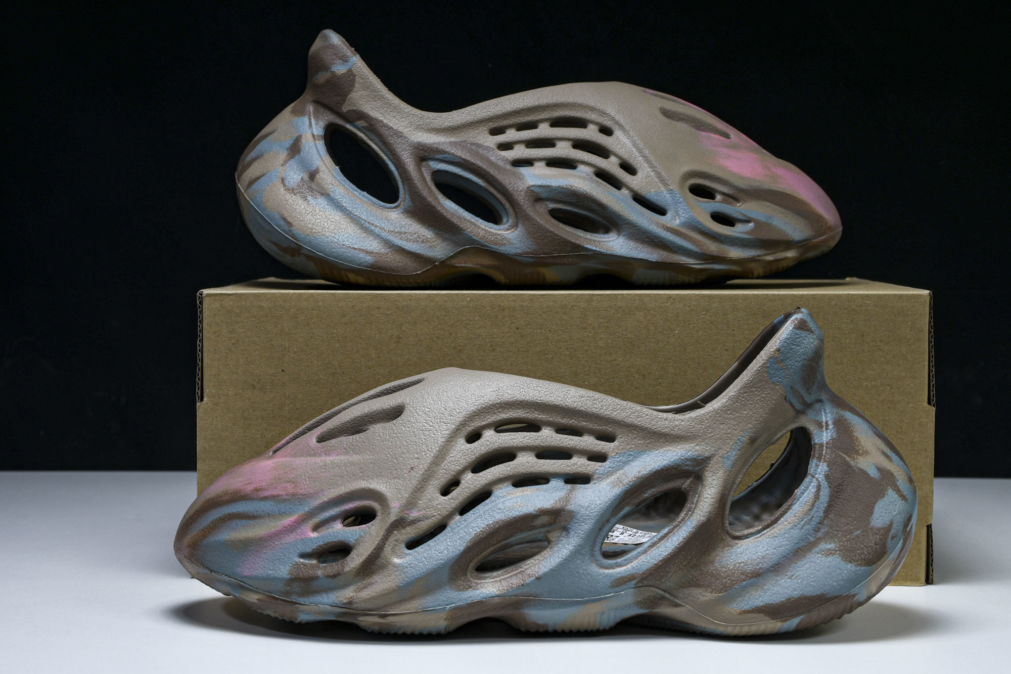 纯原 AD originas Yeezy roam Runner GY3969_2 #YZ005US4= 纯原 AD originas Yeezy roam Runner GY3969_2 #YZ005US4=
