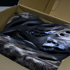 纯原 AD originas Yeezy roam Runner ID4126 #YZ005US4=36 纯原 AD originas Yeezy roam Runner ID4126 #YZ005US4=36