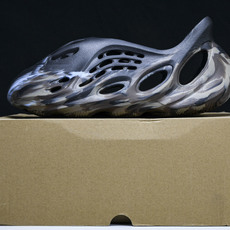 纯原 AD originas Yeezy roam Runner ID4126 #YZ005US4=36 纯原 AD originas Yeezy roam Runner ID4126 #YZ005US4=36