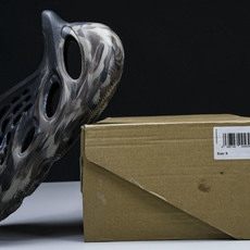纯原 AD originas Yeezy roam Runner ID4126 #YZ005US4=36 纯原 AD originas Yeezy roam Runner ID4126 #YZ005US4=36
