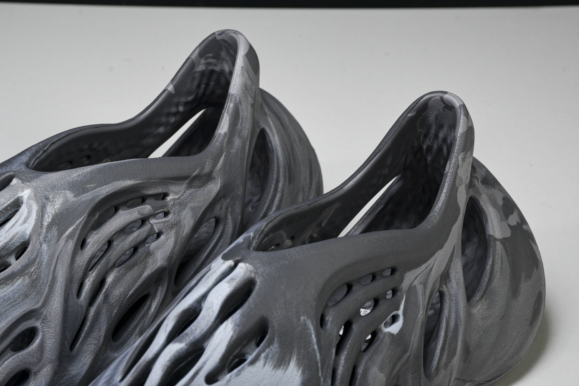 纯原 AD originas Yeezy roam Runner IE4931 #YZ005US4=36 纯原 AD originas Yeezy roam Runner IE4931 #YZ005US4=36