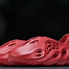 纯原 Yeezy Foam Runner 红色 GW3355 #YZ00536.5 38 39 40.5 纯原 Yeezy Foam Runner 红色 GW3355 #YZ00536.5 38 39 40.5
