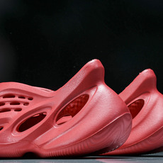 纯原 Yeezy Foam Runner 红色 GW3355 #YZ00536.5 38 39 40.5 纯原 Yeezy Foam Runner 红色 GW3355 #YZ00536.5 38 39 40.5