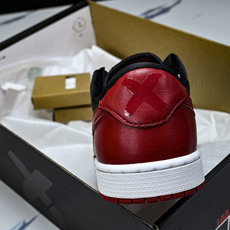 5Air Jordan 1 Low _Banned_ AJ1 乔1黑红禁穿XX 低帮文化休闲板鞋 IW6 5Air Jordan 1 Low _Banned_ AJ1 乔1黑红禁穿XX 低帮文化休闲板鞋 IW6