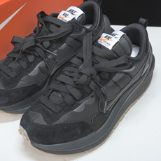 纯原 Sacai x Nk VaporWaffle 3.0 华夫3.0走秀款休闲鞋 DD1875-001 纯原 Sacai x Nk VaporWaffle 3.0 华夫3.0走秀款休闲鞋 DD1875-001